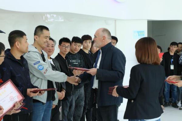 5dba81e2bb9c8.jpg 3.jpg